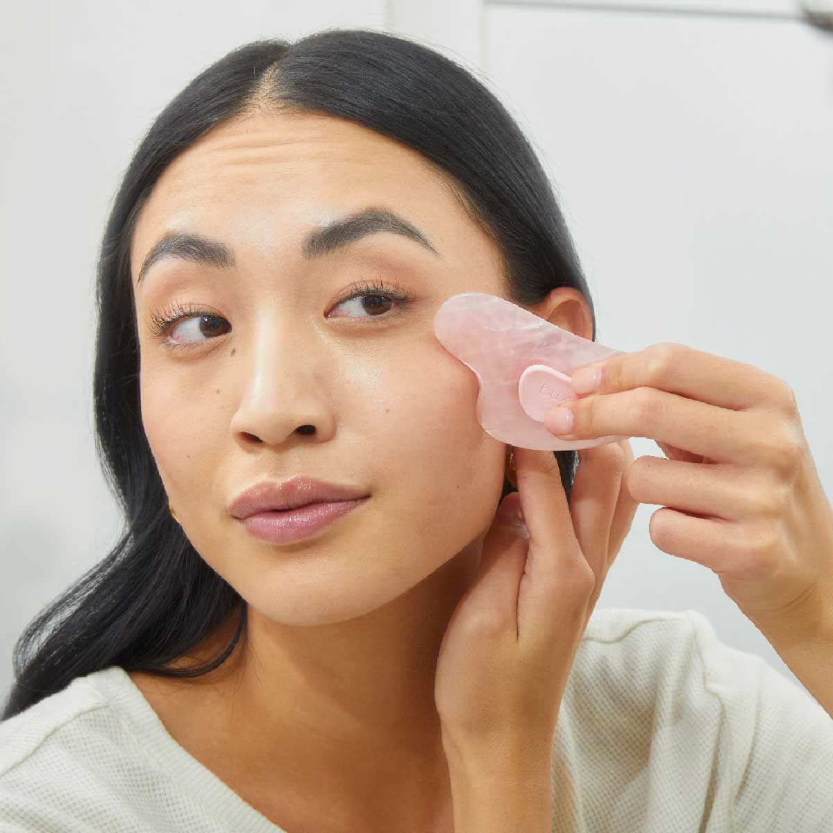 Simple Skincare Routine for Travel: Keep Your Glow On-the-Go 