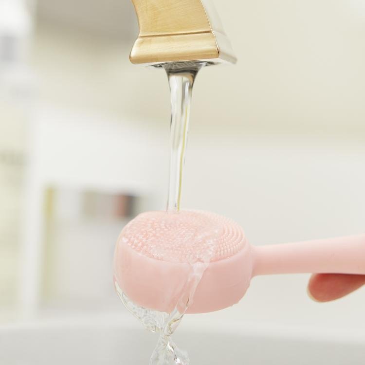 fresh_face_classic_bundle_blush?PMD Clean in blush under running water